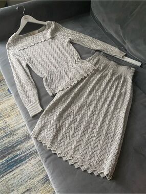 Vintage Oscar De La Renta Knit Chevron Midi skit and top